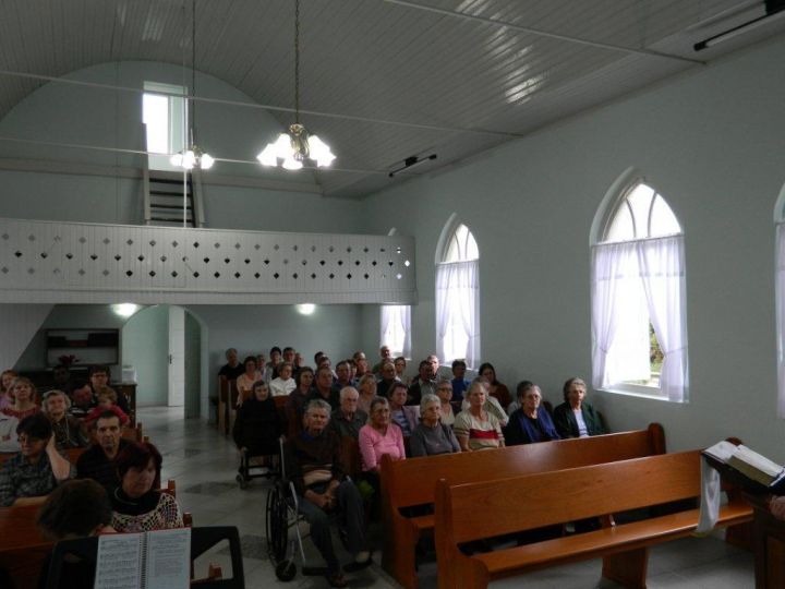 Culto festivo e almoço em homenagem às pessoas idosas da comunidade